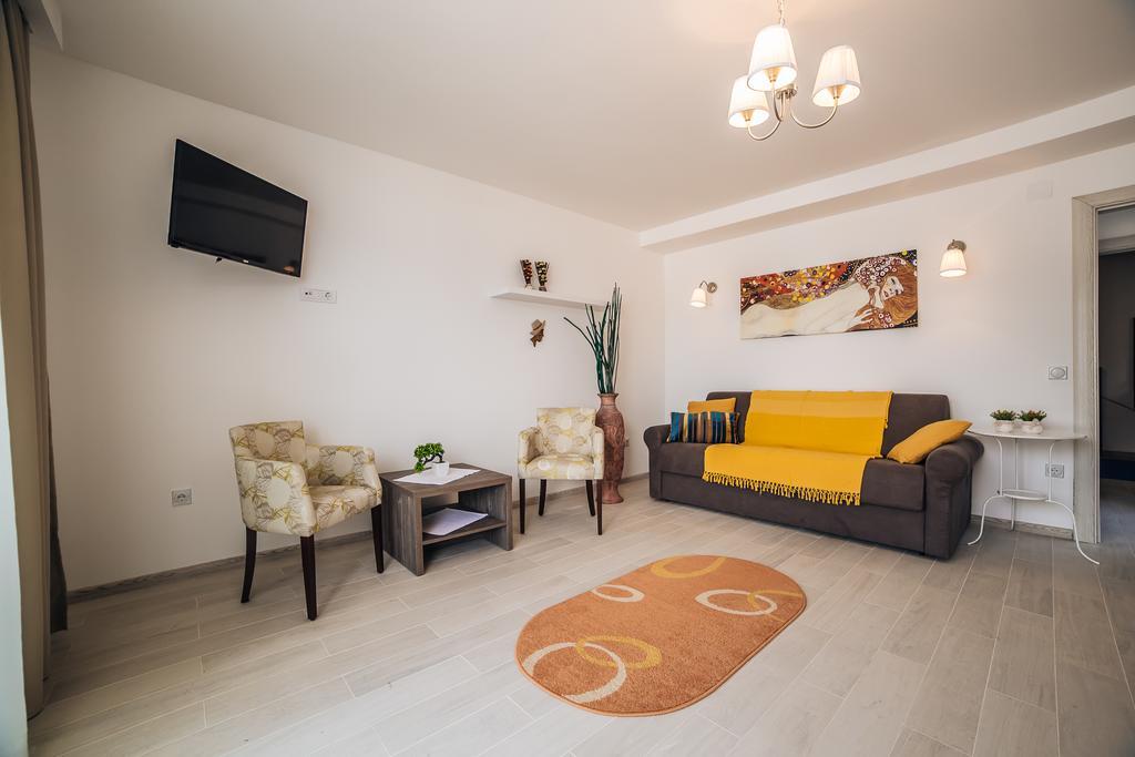 Apartments Harmonia Tivat Exterior foto