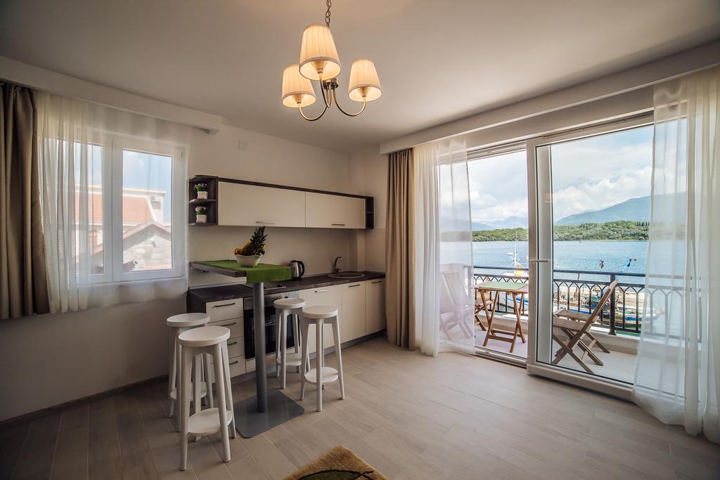 Apartments Harmonia Tivat Exterior foto