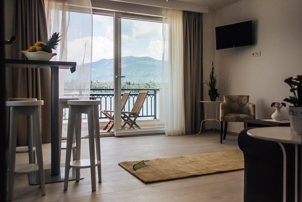 Apartments Harmonia Tivat Exterior foto